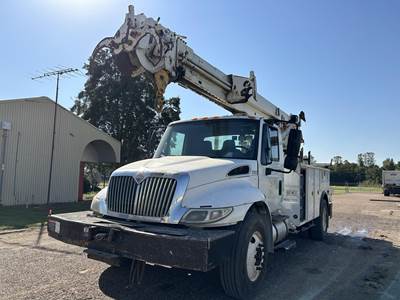 International DuraStar 4300 Single Axle Digger Derrick Truck - Automatic, 2014 Altec DC47TR Digger Derrick