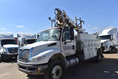 International DuraStar 4400 Single Axle Digger Derrick Truck - Automatic, 2011 Terex Commander 4045 Digger Derrick