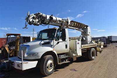 International DuraStar 4400 Single Axle Digger Derrick Truck - Automatic, 2013 Altec D2045TR Digger Derrick
