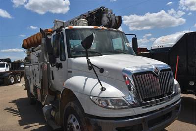 International DuraStar 4400 Single Axle Digger Derrick Truck - Automatic, 2011 Terex Commander 4045 Digger Derrick