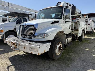 International DuraStar 4400 Tandem Axle Tracked Digger Derrick - Automatic, 2007 ALTEC DL42B Digger Derrick