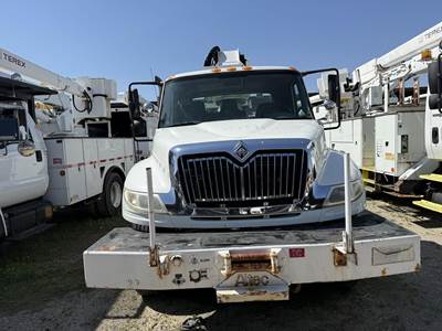 International DuraStar 4400 Tandem Axle Tracked Digger Derrick ...
