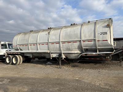 Fruehauf 1300 CUBE TANK Dry Bulk / Pneumatic Tank Trailer