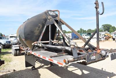 Fruehauf 640 Dry Bulk / Pneumatic Tank Trailer