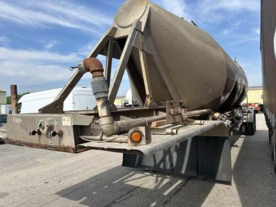 Fruehauf 985 CUBE PNUEMATIC TANK Dry Bulk / Pneumatic Tank Trailer