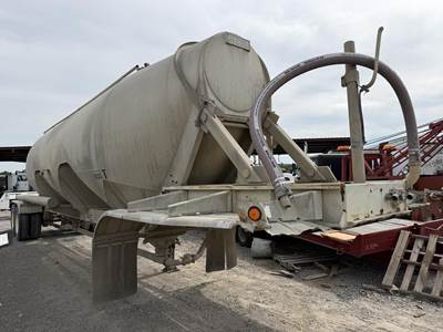 Heil 1040 Cu Ft 41ft Tandem Axle Aluminum Dry Bulk / Pneumatic Tank Trailer - Air Ride, Fixed Axle