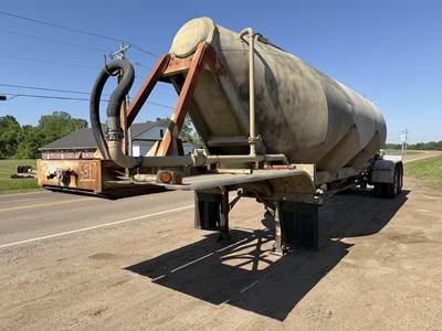J & L 1000 CUBIC FT TANK Dry Bulk / Pneumatic Tank Trailer