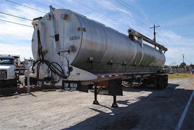 Warren 8 BAY BULK FEED Dry Bulk / Pneumatic Tank Trailer