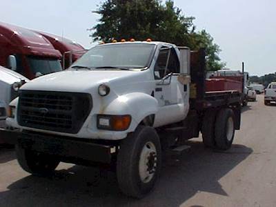 Ford F-750 Single Axle Dump Truck - Caterpillar 225HP, 10' Dump