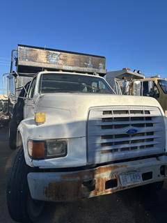 Ford F-800 Single Axle Dump Truck - Cummins 225HP, 7 Speed Manual, 10' Dump
