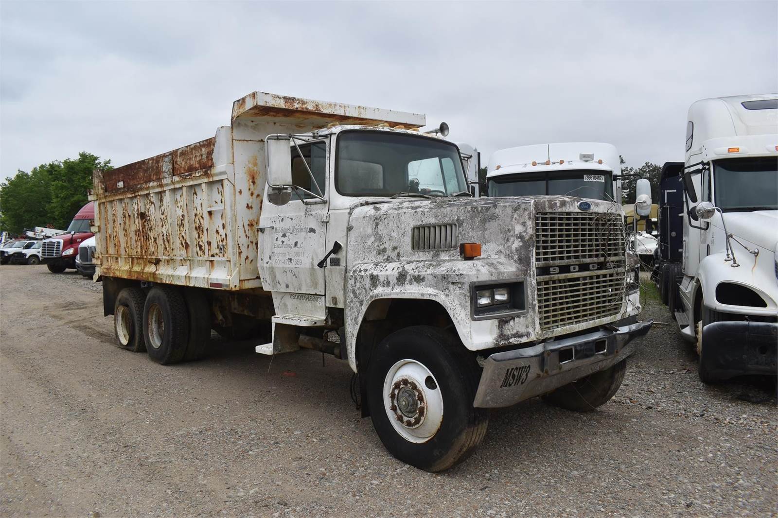 1989 Ford LTL9000 Dump Truck Cummins 350HP, 9 Speed Manual For Sale