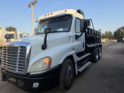 Freightliner Cascadia 125 Dump Truck - Detroit 455HP, 10 Speed Manual, 15' Dump