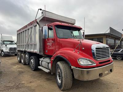 Freightliner Columbia 120 Quad Axle Dump Truck - Detroit 500HP, 13 Speed Manual, 19' Dump