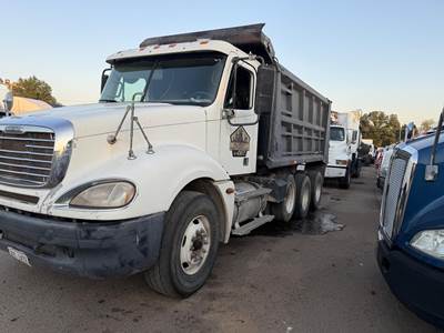 Freightliner Columbia 120 Tri Axle Dump Truck - Detroit 455HP, 10 Speed Manual, 16' Dump