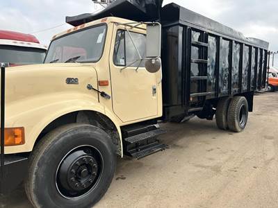 International 4700 Single Axle Dump Truck - T444E 210HP, Automatic, 18' Dump