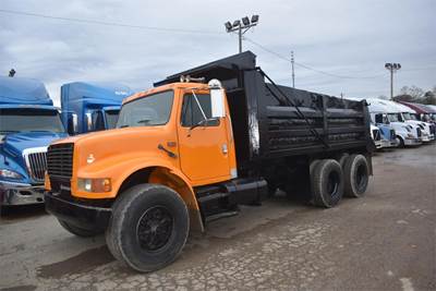 International 4900 Dump Truck - DT466 250HP, 9 Speed Manual, 14' Dump