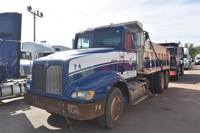 International 9400 Dump Truck - Detroit 430HP, Manual