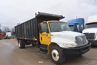 International DuraStar 4300 Single Axle Dump Truck - DT466 300HP, Automatic, 20' Dump