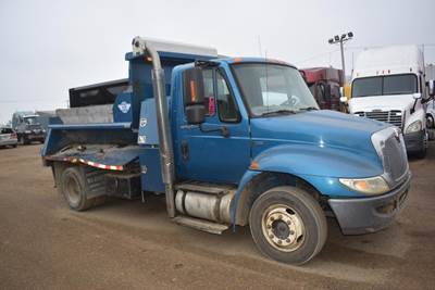 International DuraStar 4300 Single Axle Dump Truck - 220HP, Automatic, 8' Dump