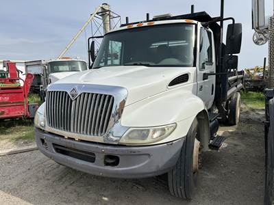 International DuraStar 4300 Single Axle Dump Truck - DT466 230HP, 6 Speed Manual, 14' Dump