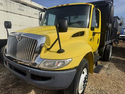 International DuraStar 4400 Single Axle Dump Truck - DT466 230HP, 6+1 Speed Manual, 14' Dump
