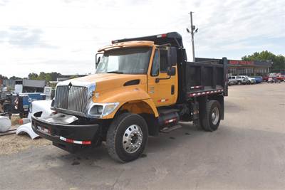International WorkStar 7300 Single Axle Dump Truck - DT466 300HP, Automatic, 10' Dump