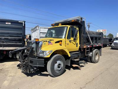 International WorkStar 7400 Single Axle Dump Truck - DT466 250HP, Automatic, 10' Dump