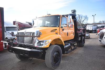 International WorkStar 7400 Single Axle Dump Truck - DT466 250HP, Automatic, 10' Dump