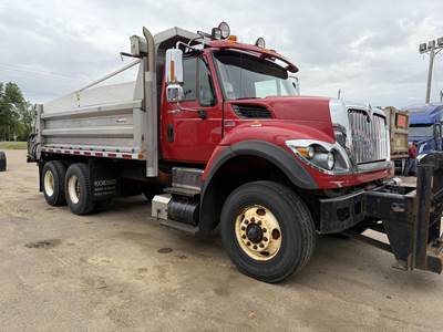 International WorkStar 7500 Dump Truck - 370HP, Automatic, 15' Dump