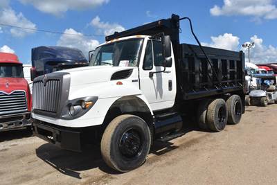 International WorkStar 7600 Dump Truck - 350HP, Automatic, 14' Dump