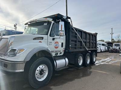 International WorkStar 7600 Tri Axle Dump Truck - Caterpillar 430HP, 8Ll Manual