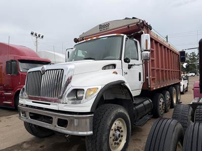 International WorkStar 7600 Quad Axle Dump Truck - Caterpillar 430HP, 8Ll Manual, 19' Dump