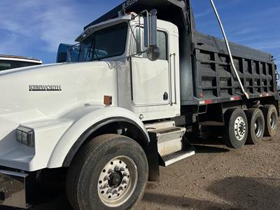 Kenworth T800 Tri Axle Dump Truck - Caterpillar 425HP, 13 Speed Manual, 16' Dump