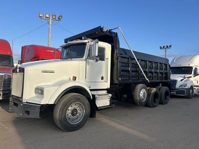 Kenworth T800 Tri Axle Dump Truck - Caterpillar 425HP, 13 Speed Manual, 16' Dump