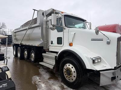 Kenworth T800 Quad Axle Dump Truck - Cummins 400HP, Automatic, 17' Dump
