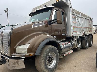 Kenworth T880 Tri Axle Dump Truck - Paccar 455HP, 13 Speed Manual, 16' Dump