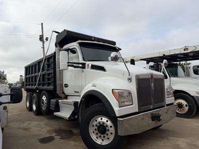 Kenworth T880 Tri Axle Dump Truck - Paccar 430HP, Automatic, 17' Dump