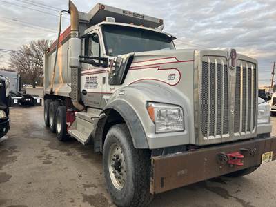 Kenworth W990 Tri Axle Dump Truck - Cummins 505HP, 8Ll Manual