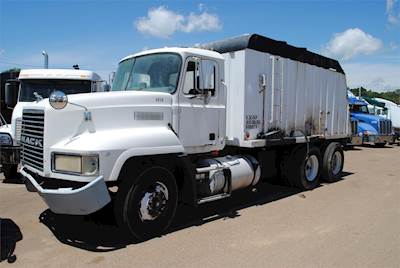 Mack CH613 Dump Truck - E-7 400 400HP, 10 Speed Manual, 15' Dump