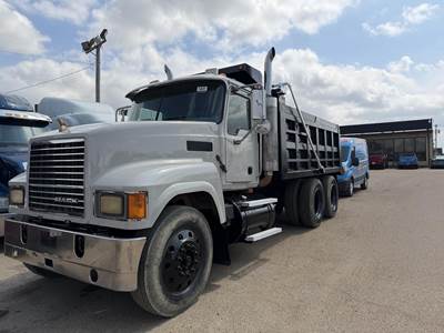 Mack CHN613 Dump Truck - 410HP, 10 Speed Manual, 15' Dump