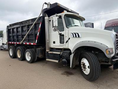 Mack Granite GU433 Tri Axle Dump Truck - Cummins 330HP, 8Ll Manual