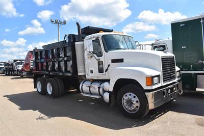 Mack Pinnacle CHU613 Dump Truck - MP8 435HP, 10 Speed Manual, 15' Dump