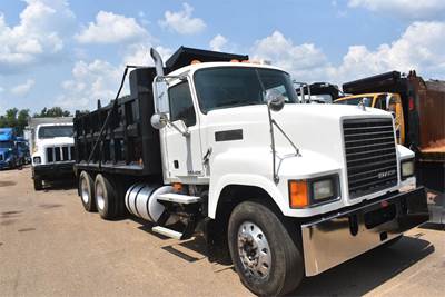 Mack Pinnacle CHU613 Dump Truck - MP8 435HP, 10 Speed Manual, 15' Dump