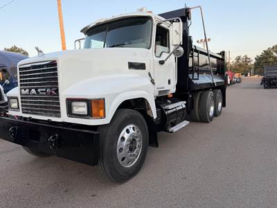 Mack Pinnacle CHU613 Dump Truck - MP8 425HP, 13 Speed Manual, 15' Dump