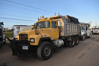 Mack RD688S Dump Truck - E7 350HP, Manual, 14' Dump