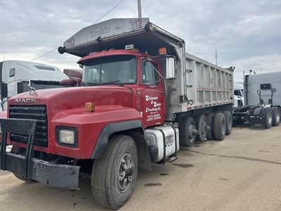 Mack RD690S Quad Axle Dump Truck - E7 350HP, 8Ll Manual, 18' Dump