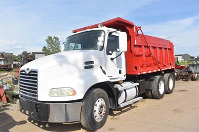 Mack Vision CXN613 Dump Truck - 370HP, 6 Speed Manual, 15' Dump
