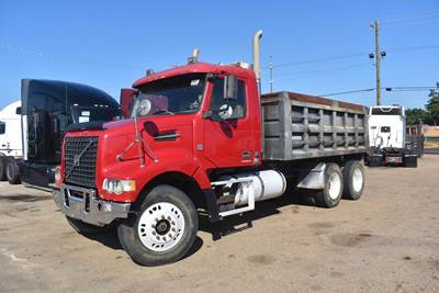 Volvo VHD84B200 Dump Truck - D13 435HP, 10 Speed Manual, 15' Dump