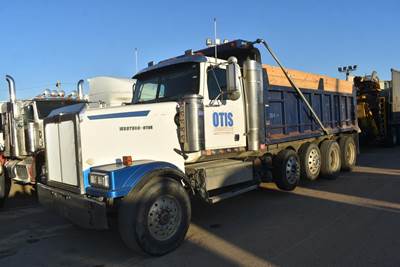 Western Star 4900FA Quad Axle Dump Truck - Mercedes-Benz 450HP, 8Ll Manual, 18' Dump
