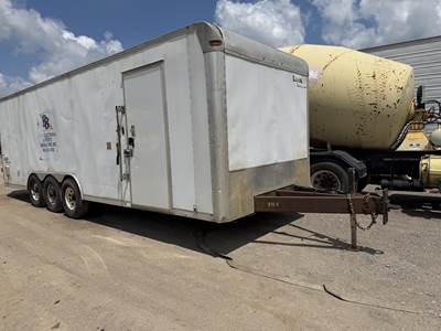 FORMULA TRAILERS 26 FT ENCLOSED Tri Axle Combination Enclosed Cargo Trailer - Spring, Fixed Axle